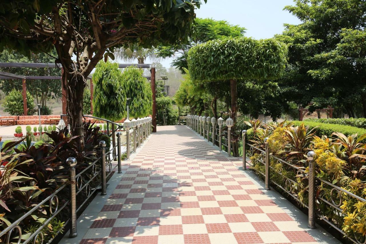 Oyo 38414 Rain Basera Resort Jabalpur Zewnętrze zdjęcie